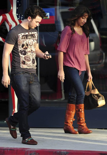 kevin-danielle-jonas-fighting (8)_0.jpg