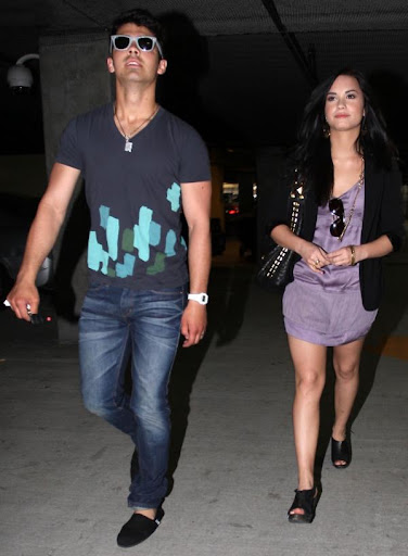 joe-jonas-demi-lovato-church-date (4).jpg
