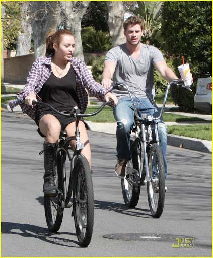 Miley Cyrus and boyfriend Australian actor Liam Hemsworth go for a bike ride through her Toluca Lake, Ca neighborhood<P>Pictured: Miley Cyrus and Liam Hemsworth<B>Ref: SPL162776  050310  </B><BR/>Picture by: London Entertainment / Splash<BR/></P><P><B>Splash News and Pictures</B><BR/>Los Angeles:	310-821-2666<BR/>New York:	212-619-2666<BR/>London:	870-934-2666<BR/>photodesk@splashnews.com<BR/></P>” width=”423″ height=”512″ class=”pie-img”/></p>
</div>
<div class=