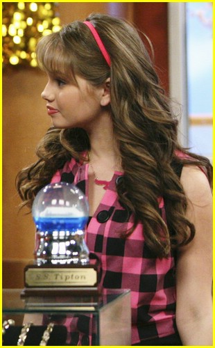 debby-ryan-brenda-song-clothes-war-10.jpg