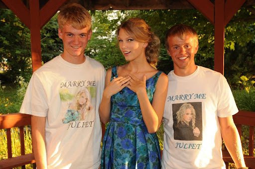 taylorweb030.jpg