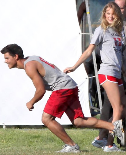 taylor-taylor-kissing (8).JPG