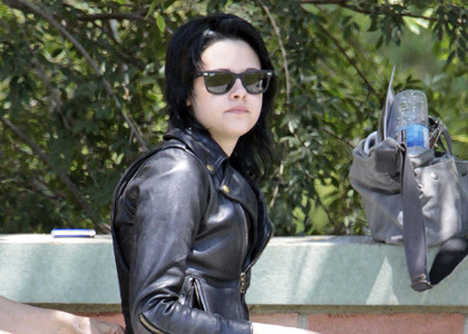 07-30-09 Los Angeles, CA Actress Kristen Stewart is seen on the set of her new film, 'The Runaways' in Los Angeles. NON-EXCLUSIVE PIX by Flynet ©2009 818-307-4813 Nicolas