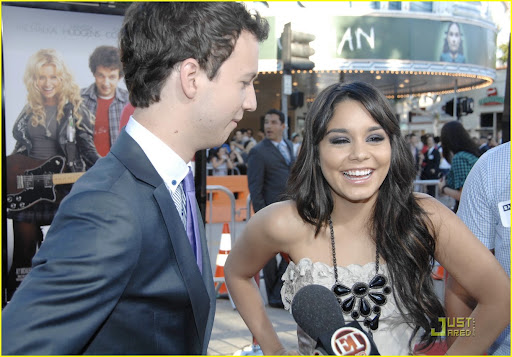 vanessa-hudgens-bandslam-premiere-05.jpg