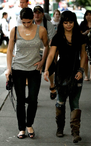 August 20, 2009: Vanessa Hudgens and Ashley Greene spotted walking to a mall in  Vancouver, Canada today. Credit: INFphoto.com Ref.: infusla-43/154