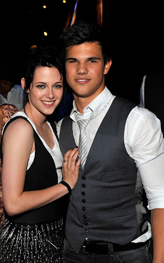 kristen-twilight-899-8.jpg