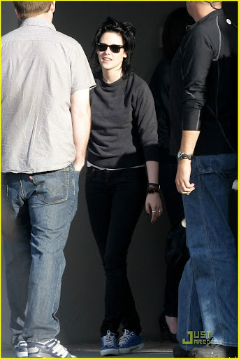 kristen-stewart-robert-pattinson-kings-of-leon-03.jpg