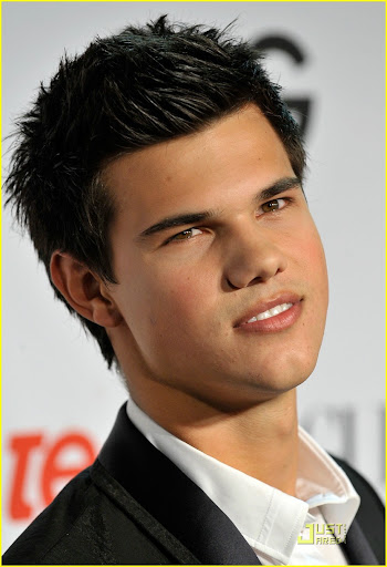 LOS ANGELES, CA - SEPTEMBER 25:  Actor Taylor Lautner arrives at 7th Annual Teen Vogue Young Hollywood Party at MILK Studios on September 25, 2009 in Los Angeles, California.  (Photo by Charley Gallay/Getty Images)
