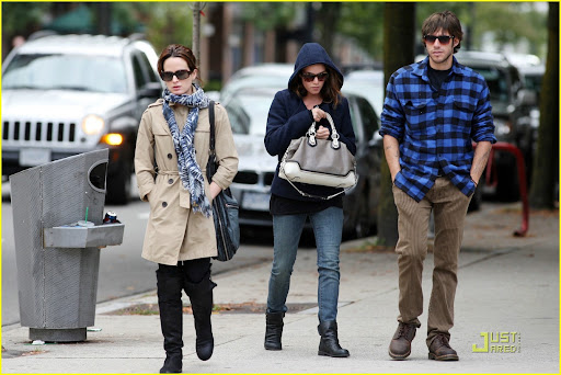©BAUER-GRIFFIN.COM ***NO CANADA RIGHTS*** "Twilight" stars Nikki Reed and Elizabeth Reaser, along with Reed's boyfriend Paris Latsis, hang out in downtown Vancouver on what appears to be a chilly day.  EXCLUSIVE      September 8, 2009 Job: 90909X10      Vancouver, Canada www.bauergriffin.com www.bauergriffinonline.com