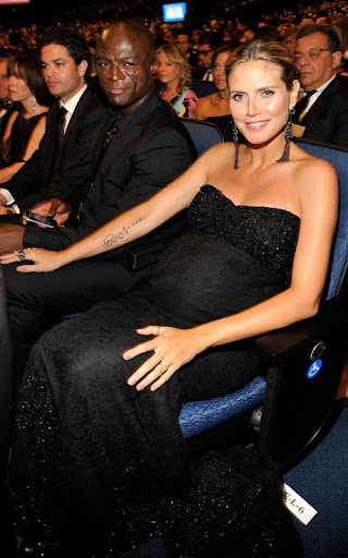(EXCLUSIVE, Premium Rates Apply) LOS ANGELES, CA - SEPTEMBER 20: **EXCLUSIVE** Singer Seal and wife model Heidi Klum attend the 61st Primetime Emmy Awards at the Nokia Theatre on September 20, 2009 in Los Angeles, California. (Photo by Mathew Imaging/WireImage)