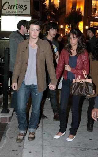 October 05, 2009: After attending a Michael Buble performance earlier in the evening, Joe Jonas and Demi Lavato are seen with Kevin Jonas and his fiance Danielle Deleasa dining at Yamato Steakhouse in Yorkville in Toronto, Canada. After leaving the restaurant the foursome also posed for pictures with fans on the street. Credit: O'Neill/White/INFphoto.com Ref: infcato-05/06