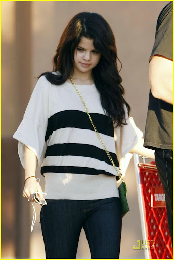 34989, LOS ANGELES, CALIFORNIA - Saturday 17th October 2009 **EXCLUSIVE**Selena Gomez and her mother and step-father, Brian, go for an early dinner at an Indian Restaurant, then on to Target for a shopping spree! Photograph: Nate Jones/Sam Sharma/PacificCoastNews.com ***FEE MUST BE AGREED PRIOR TO USAGE*** UK OFFICE: +44 131 557 7760/7761/7762 US OFFICE: + 1 310 261 9676