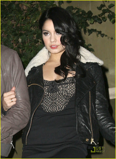 #4210672 Vanessa Hudgens and boyfriend Zac Efron leave Vanessa's North Hollywood,Ca home and head to EAST Restaurant and Bar to celebrate with friends on December 14, 2009
 Fame Pictures, Inc - Santa Monica, CA, USA - +1 (310) 395-0500