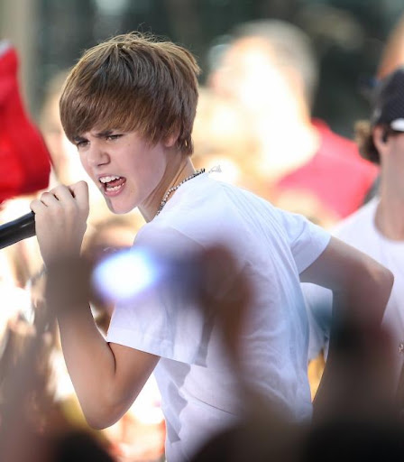 justin-bieber-rocks-today-show (1)_0.jpg