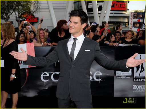 LOS ANGELES, CA - JUNE 24: Actor Taylor Lautner arrives at the premiere of Summit Entertainment's "The Twilight Saga: Eclipse" during the 2010 Los Angeles Film Festival at Nokia Theatre L.A. Live on June 24, 2010 in Los Angeles, California. (Photo by Jason Merritt/Getty Images)