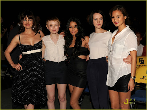 SAN DIEGO - JULY 24: (L-R) Actresses Carla Gugino, Emily Browning, Vanessa Hudgens, Jena Malone and Jamie Chung pose at the "Sucker Punch" panel discussion during Comic-Con 2010 at San Diego Convention Center on July 24, 2010 in San Diego, California. (Photo by Kevin Winter/Getty Images)