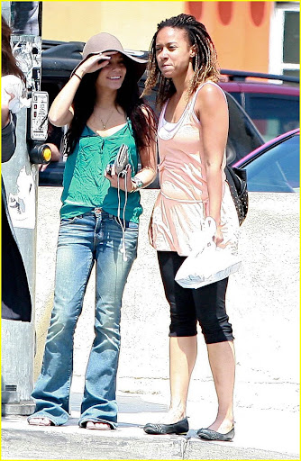 08-05-10 Hollywood, CAExclusive: Actress Vanessa Hudgens spotted out and about in Hollywood, CA...Exclusive Pix by Flynet ©2010818-307-4813  Nicolas310-869-0177  Scott