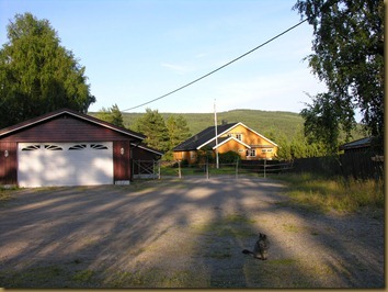 Knapper Alpakka, garage and main house