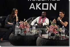 Kareena Kapoor looking gorgeous at Ra.One. event… (9)