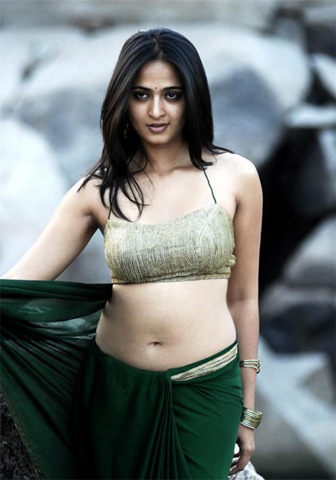 [Telugu Actress Anushka Shetty looking sexy in Saree..[2].jpg]