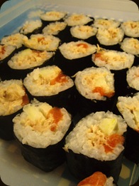 Ingredients include - Salmon, Tuna with mayo, Olive Oil, Apples, Seaweeds, and of course Sushi Rice =3