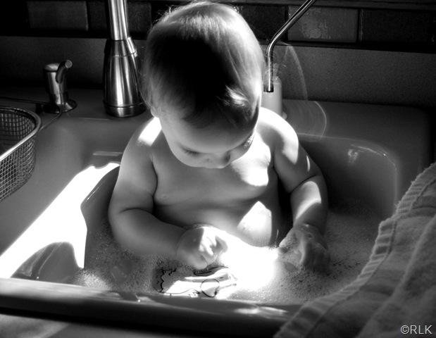[Monochrome Bath in Sink[8].jpg]