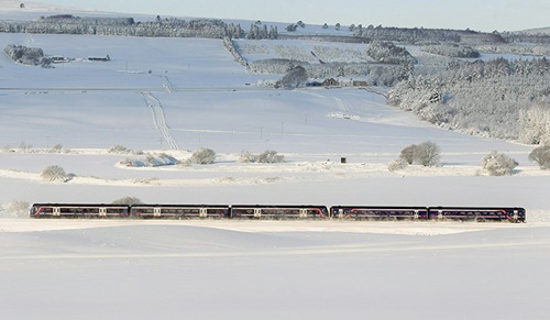 [Snow train in scotland[2].jpg]