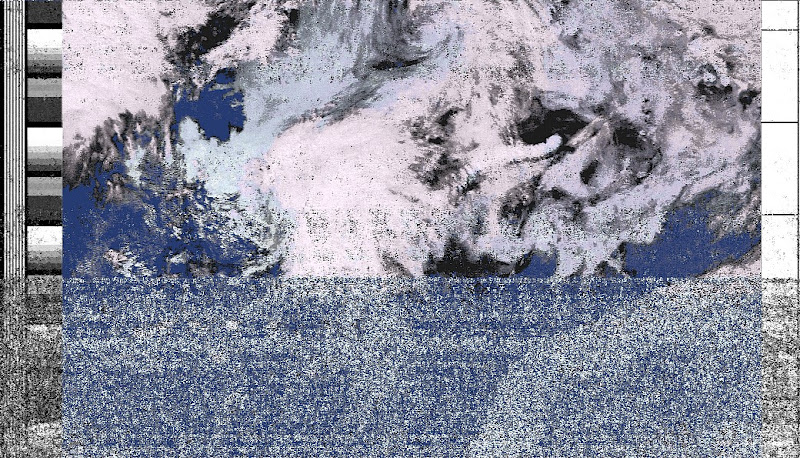 NOAA 18 northbound  5E at 10 Jul 2010 08:23:05 GMT on 137.9125MHz, HVCT enhancement, Normal projection, Channel A: 1 (visible), Channel B: 4 (thermal infrared).