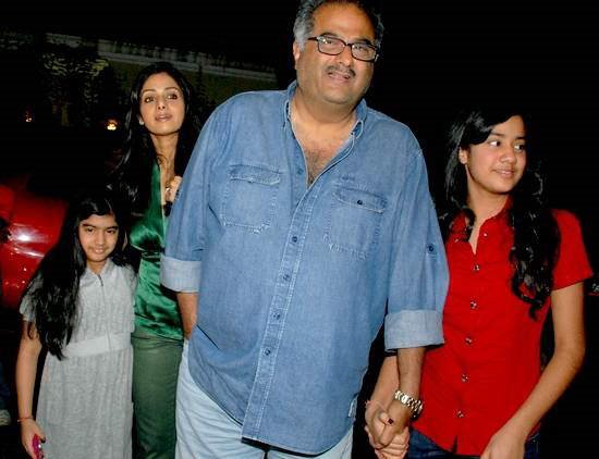 Image Dimension: 550x422 Kids of Bollywood Stars: Ajay Devgan and Kajol, Shahrukh Khan, Akshay and Twinkle Khanna, Saif Ali Khan, Sri Devi and Boney Kapoor, Aamir Khan, Anil Kapoor...