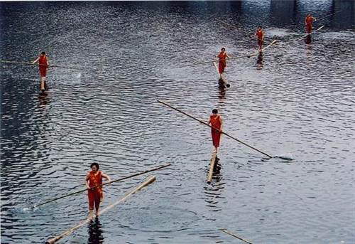 New Sport, Single Bamboo Cane Water Race: Cool Chinese Sport!