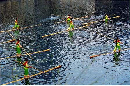 New Sport, Single Bamboo Cane Water Race: Cool Chinese Sport!
