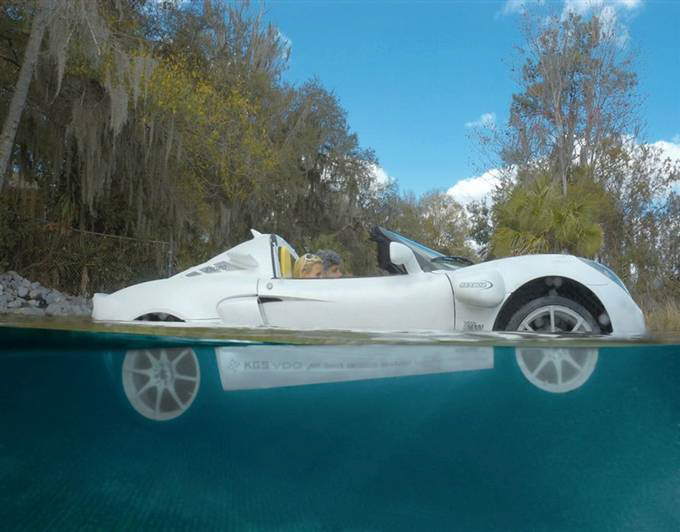 The Scuba Car: Rinspeed sQuba is an amphibious convertible that can completely submerge itself underwater