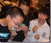 JC MD 09 - 3 boys eat cake