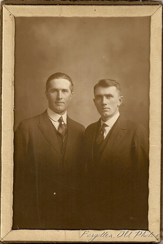 [HOmer and Frank Newcombe Mothers Brothers[8].jpg]
