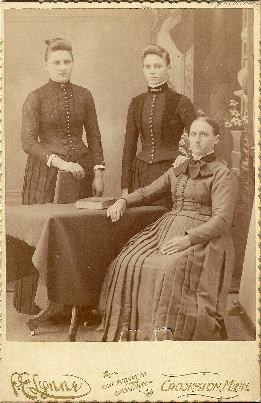 [Three women Crookston from Soloway Antiques[9].jpg]