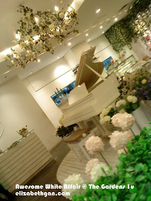 White Grand Piano= One LOOK , I felt in love 