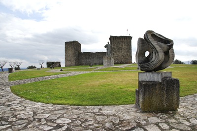 [Ourém - Castelo - praça d. nuno álvares pereira[4].jpg]