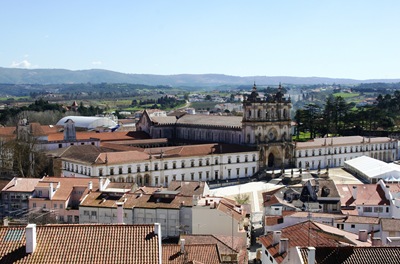 [Alcobaça - mosteiro visto do Castelo[4].jpg]