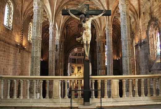 mosteiro dos Jeronimos -  igreja - cristo na cruz