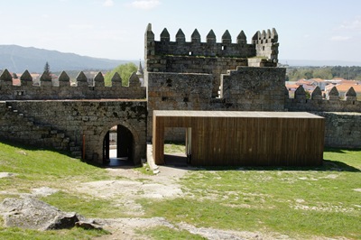 [9.Trancoso -  castelo medieval - porta de entrada-saida e posto de informação[4].jpg]