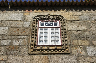 [Linhares - janela manuelina 2[3].jpg]