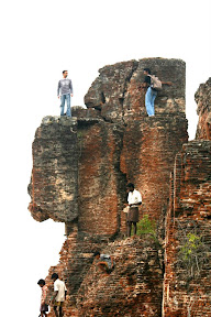 We climbed the fort up !