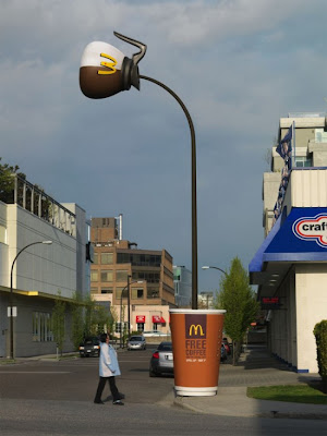 Ação de Marketing de Guerrilha do McDonald's em poste!