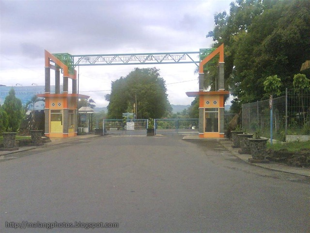 [The Gate of Bendungan Sutami - Karangkates.jpg]
