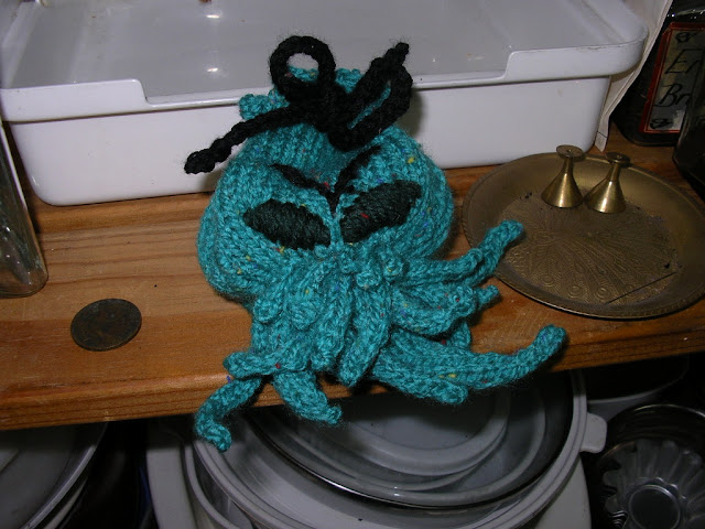dread Dicethulu, lurkin' on my shelves