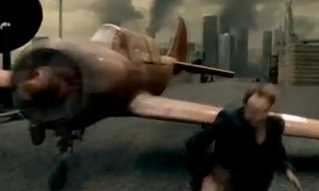 [Resident-Evil-Afterlife-6-rusty-airplane-again[3].jpg]