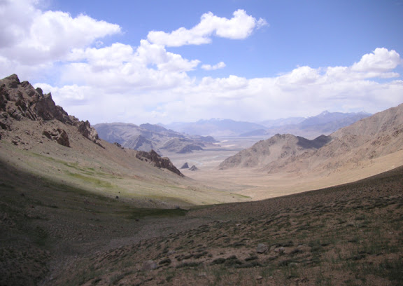 Le vallon d'Ayu Keziu, 4100 m (40 km à l'Est de Murghab), 25 juillet 2007. Photo : Jean Michel