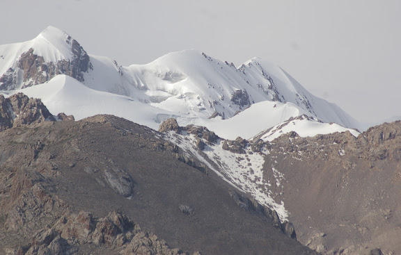 Koksaal Alatau ; sommet à 4800 m, 12 juillet 2006. Photo : J.-M. Gayman