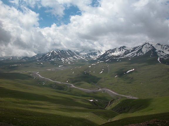 Alabel Pass, 3300 m (Kyrgyzistan), 29 juin 2006. Photo : B. Lalanne-Cassou