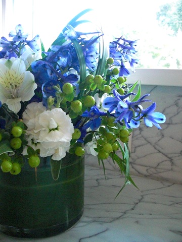 [Blue and White Flowers[4].jpg]